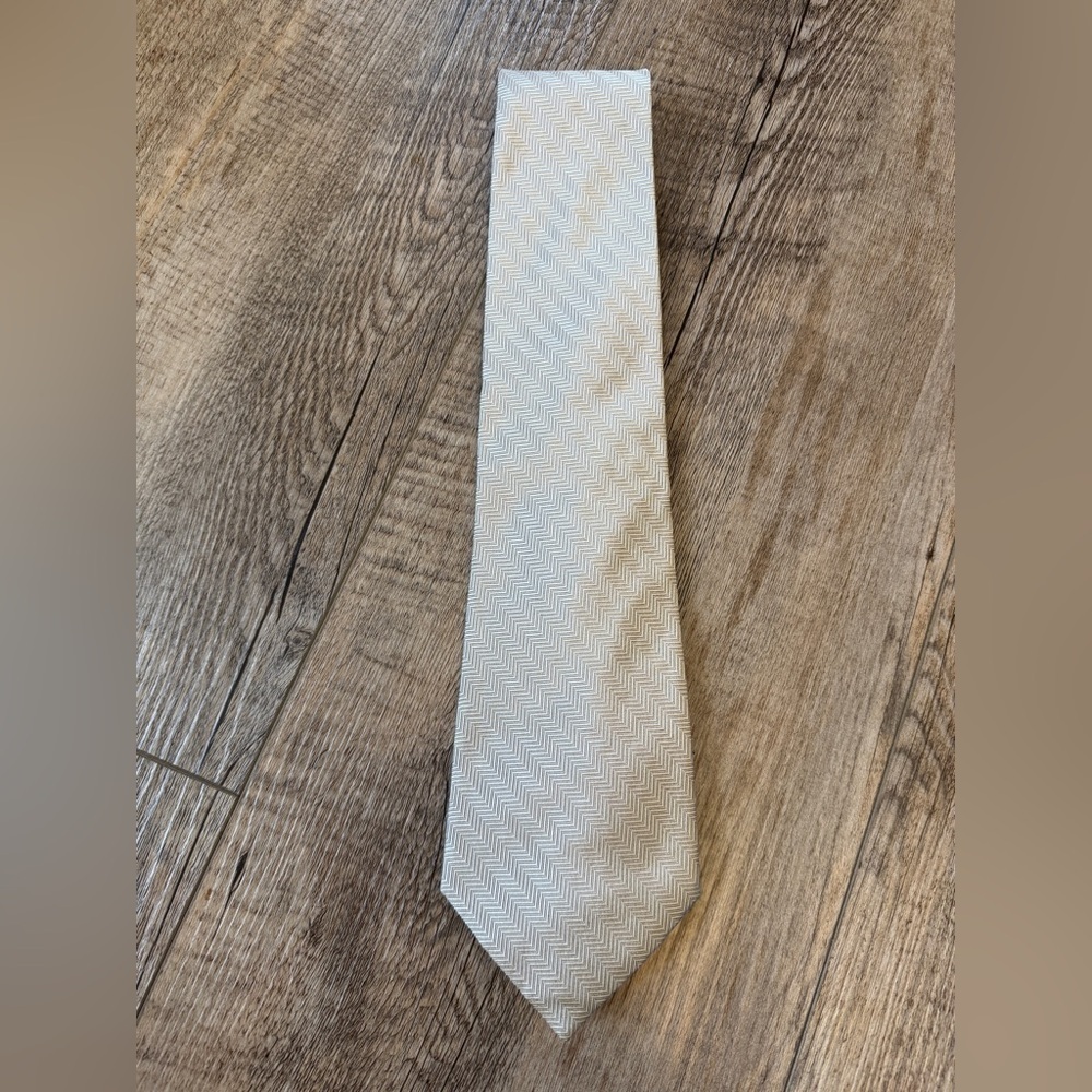 Ralph Lauren tie perfect for the holidays